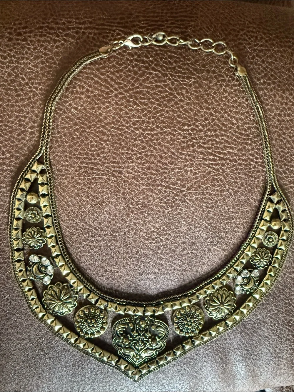 N/A elegant gold